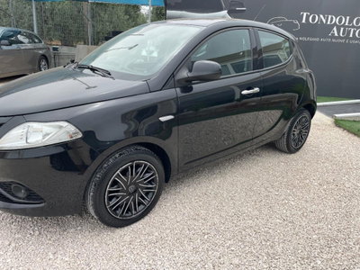 Lancia Ypsilon 1.2 69 CV 5 porte Gold (9)