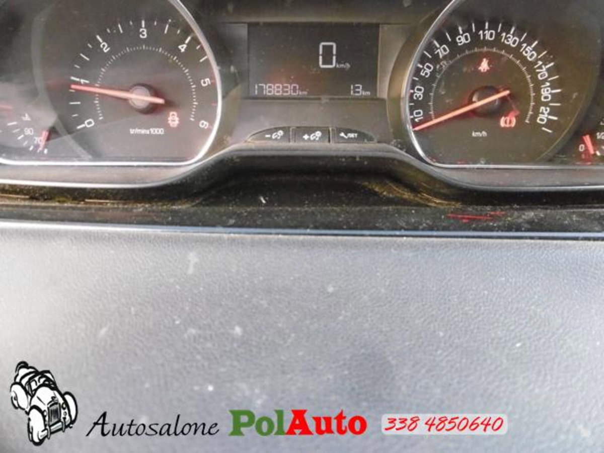Peugeot 208 HDi 68 CV 5 porte Active (7)