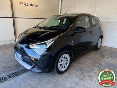 Toyota Aygo Connect 1.0 VVT-i 72 CV 5 porte x-play usata