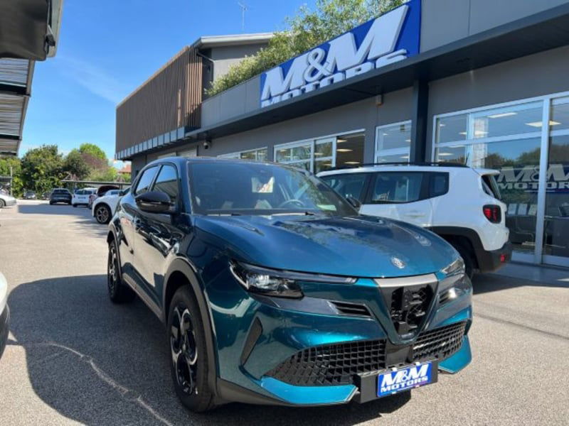 Alfa Romeo Junior 1.2 ibrida Speciale 145cv edct6