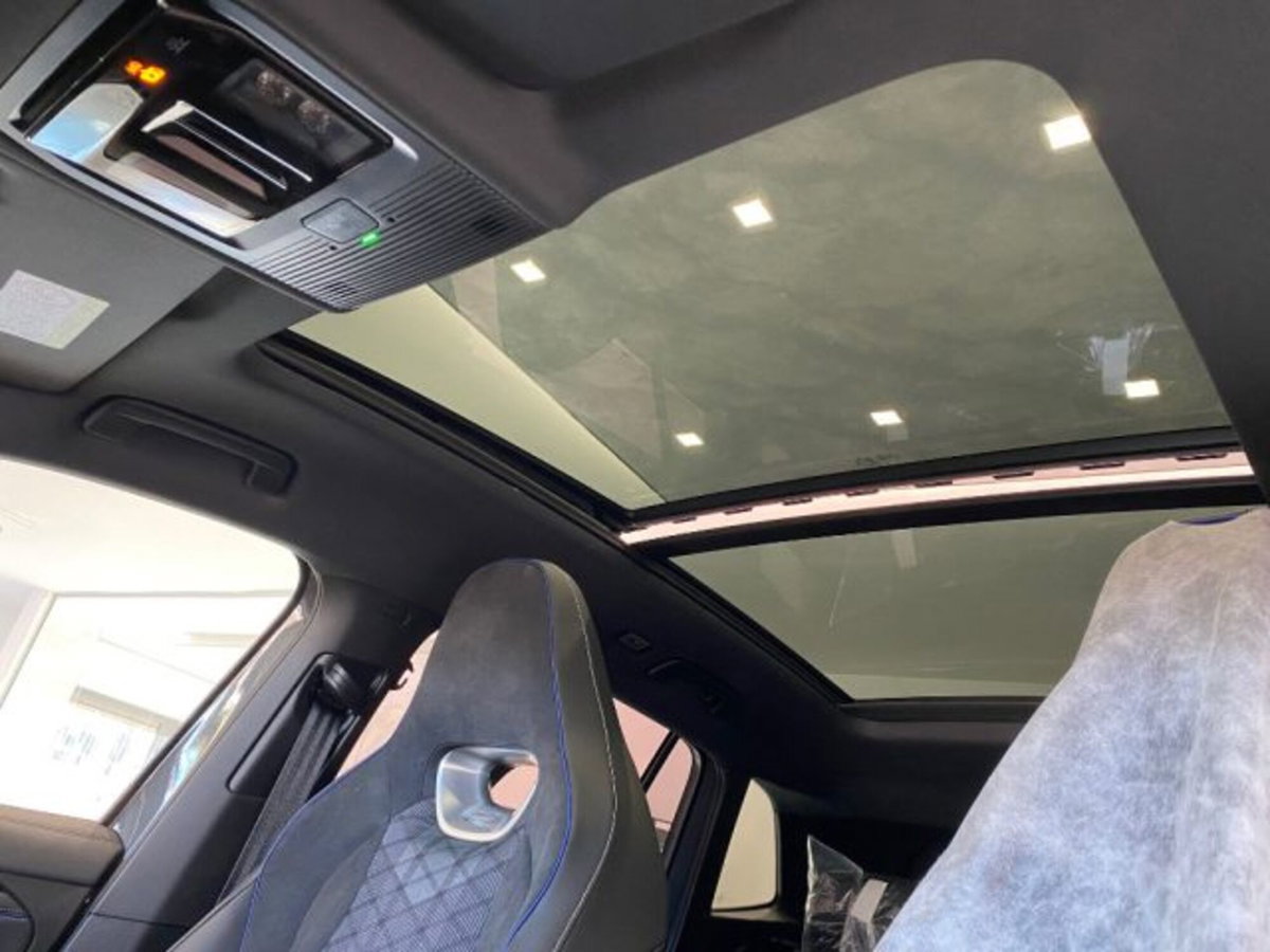Volkswagen Tiguan 2.0 tdi R-Line 150cv dsg (11)