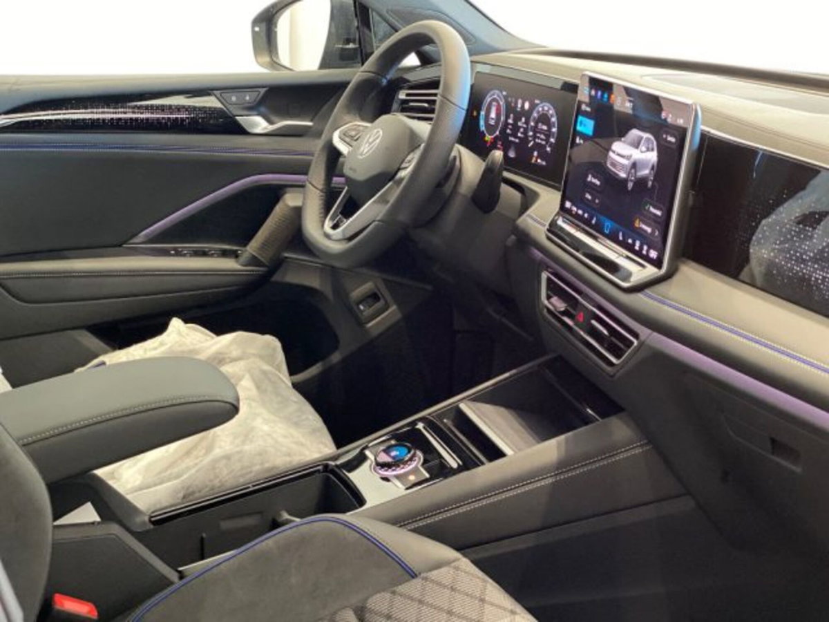 Volkswagen Tiguan 2.0 tdi R-Line 150cv dsg (13)
