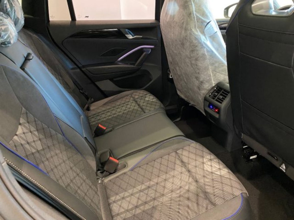 Volkswagen Tiguan 2.0 tdi R-Line 150cv dsg (14)