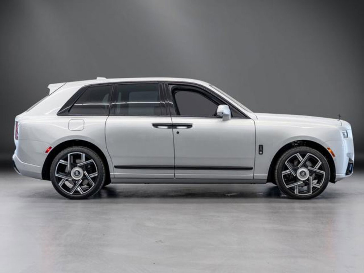 Rolls Royce Cullinan Cullinan 6.7 V12 Black Badge (4)