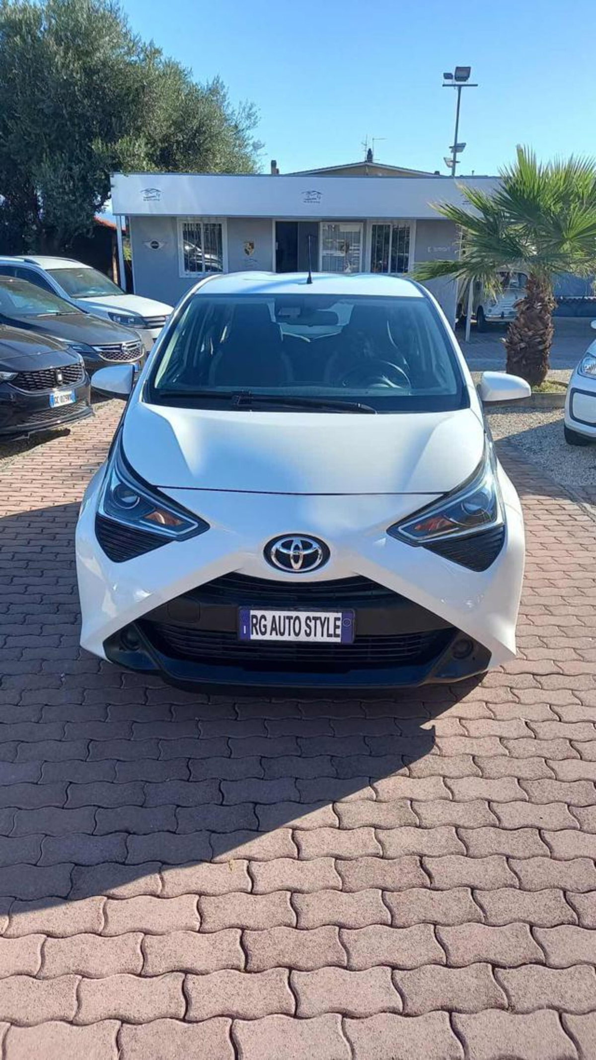 Toyota Aygo Connect 1.0 VVT-i 72 CV 5 porte x-you MMT (2)
