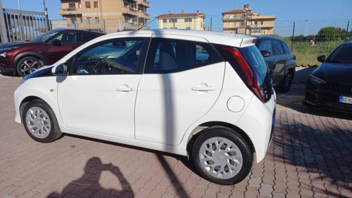 Toyota Aygo Connect 1.0 VVT-i 72 CV 5 porte x-you MMT (10)