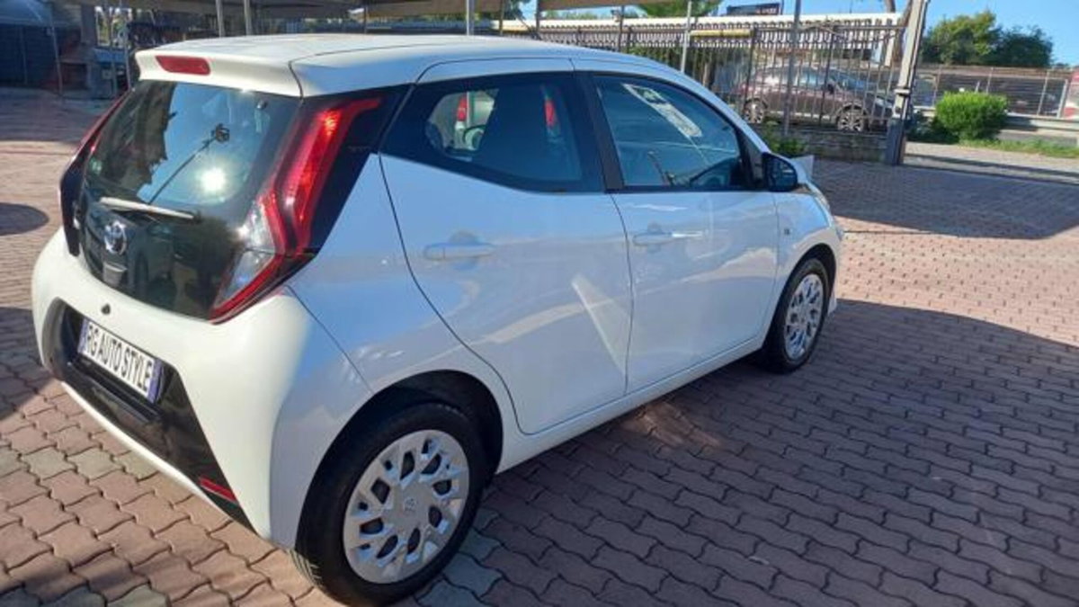 Toyota Aygo Connect 1.0 VVT-i 72 CV 5 porte x-you MMT (4)