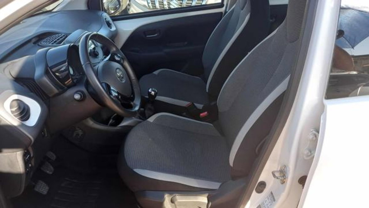 Toyota Aygo Connect 1.0 VVT-i 72 CV 5 porte x-you MMT (6)