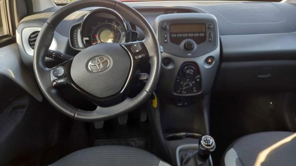 Toyota Aygo Connect 1.0 VVT-i 72 CV 5 porte x-you MMT (7)
