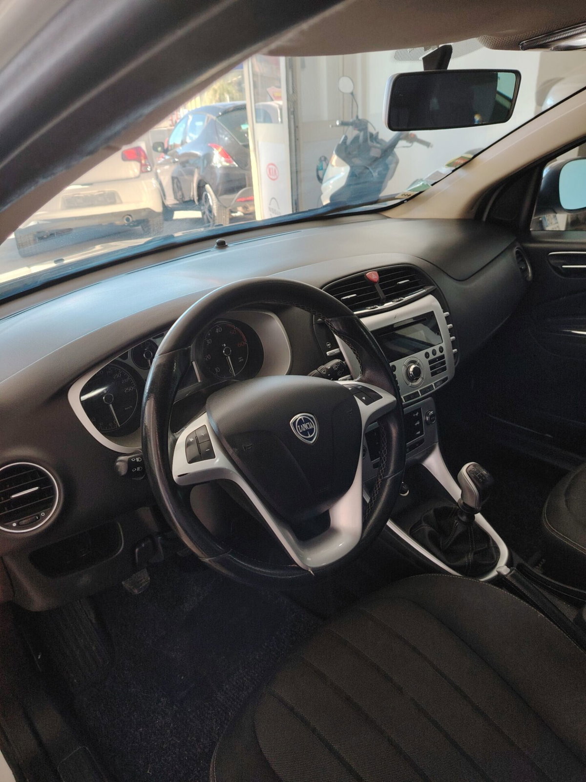 Lancia Delta 1.6 MJT DPF Silver (19)