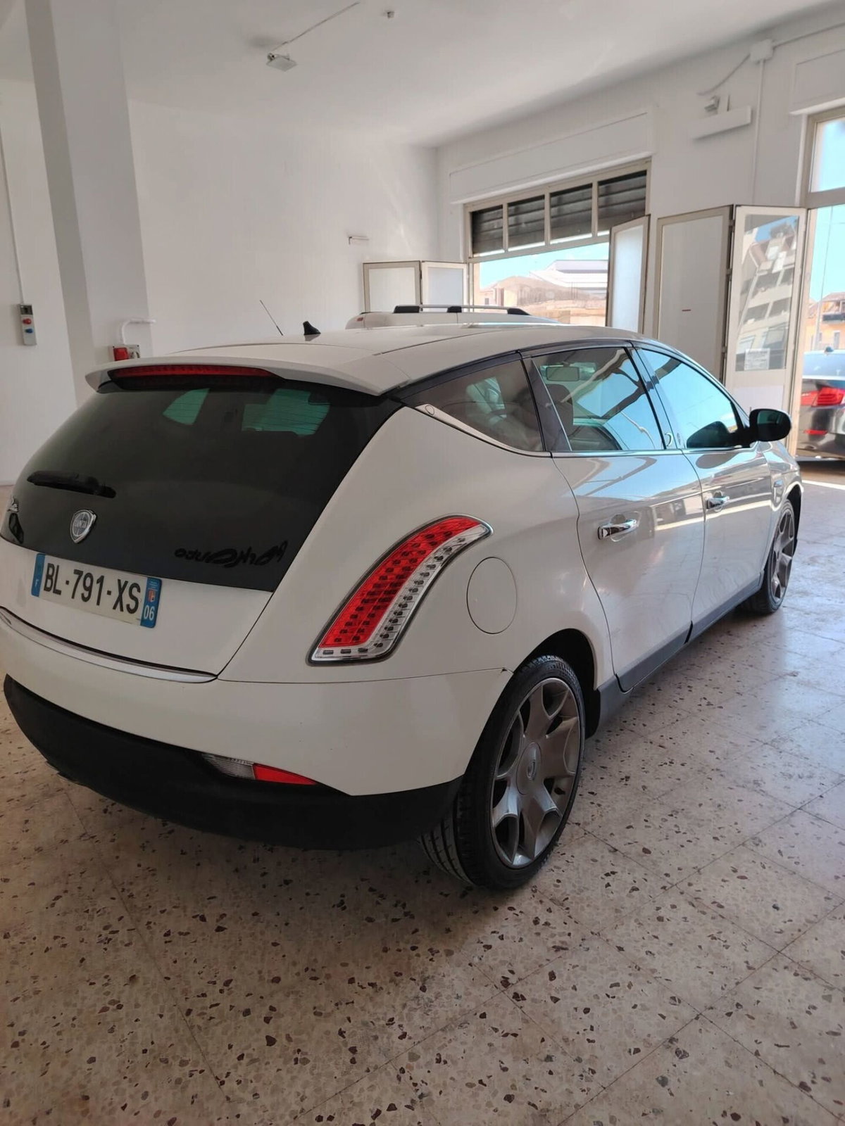 Lancia Delta 1.6 MJT DPF Silver (2)