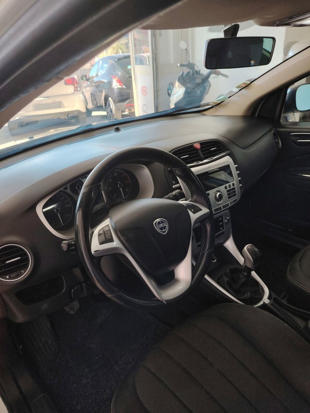 Lancia Delta 1.6 MJT DPF Silver (4)