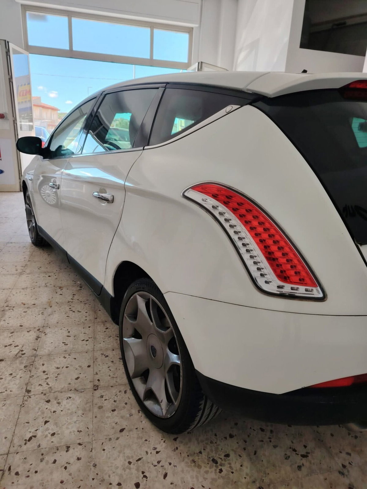 Lancia Delta 1.6 MJT DPF Silver (5)