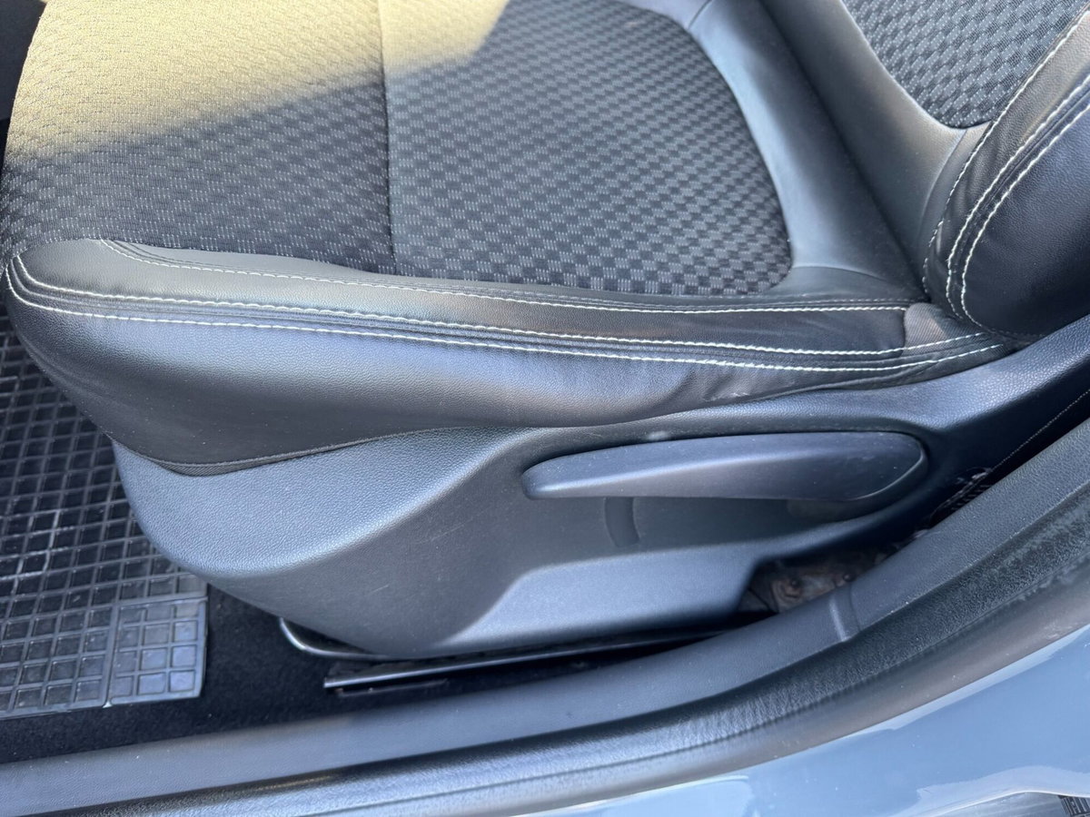 Renault Clio dCi 8V 75 CV 5 porte Moschino Zen (17)