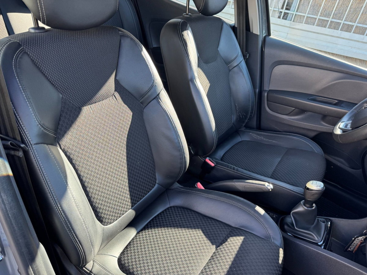 Renault Clio dCi 8V 75 CV 5 porte Moschino Zen (18)