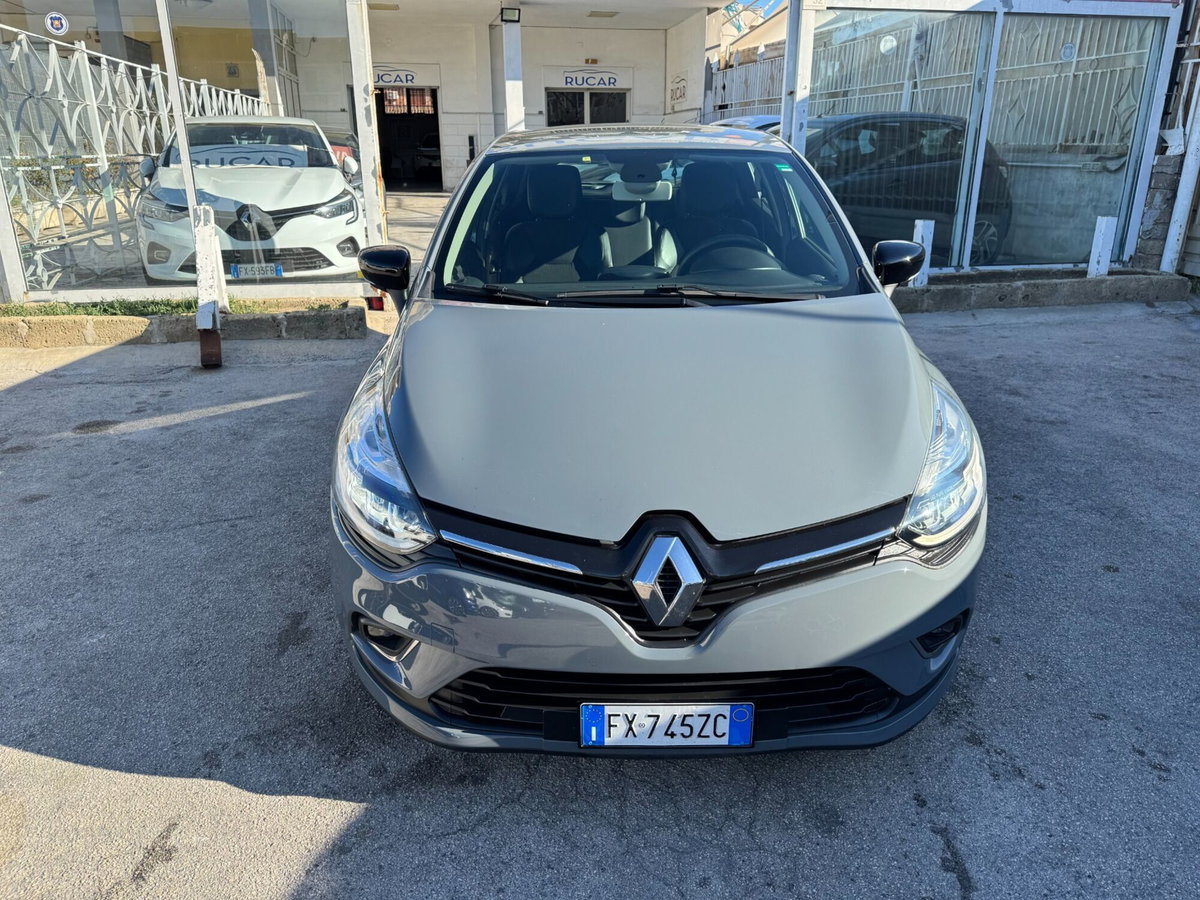 Renault Clio dCi 8V 75 CV 5 porte Moschino Zen (2)