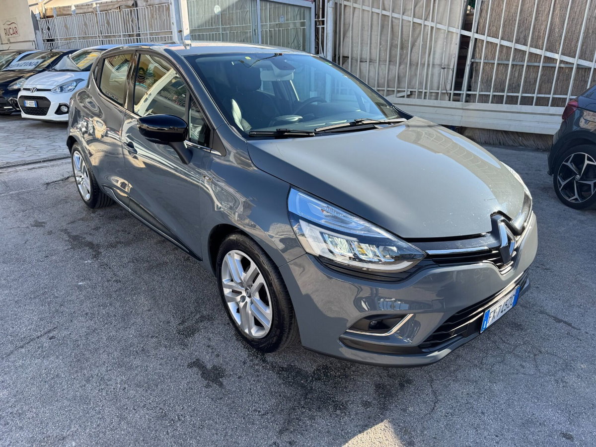 Renault Clio dCi 8V 75 CV 5 porte Moschino Zen (3)