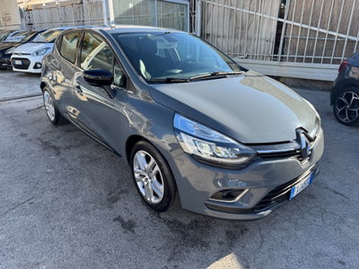 Renault Clio dCi 8V 75 CV 5 porte Moschino Zen (3)