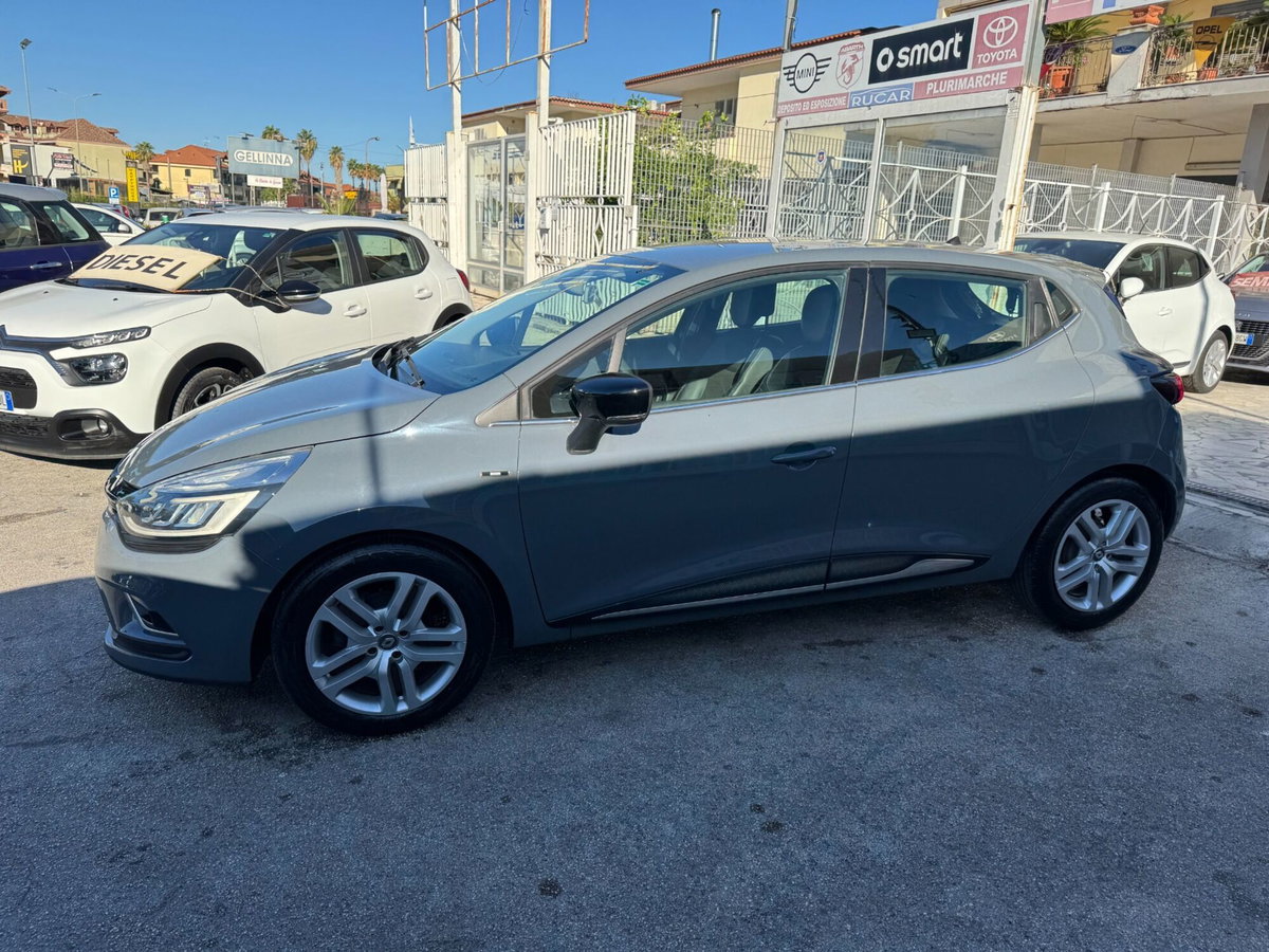 Renault Clio dCi 8V 75 CV 5 porte Moschino Zen (5)