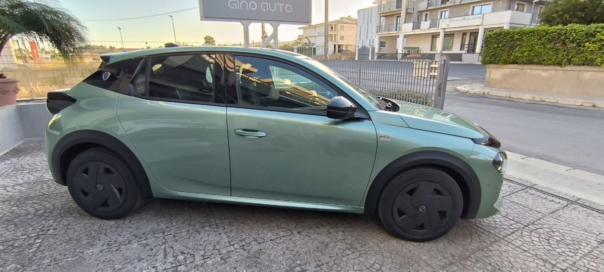 Lancia Ypsilon 1.2 mhev Edizione Cassina e-dct (7)