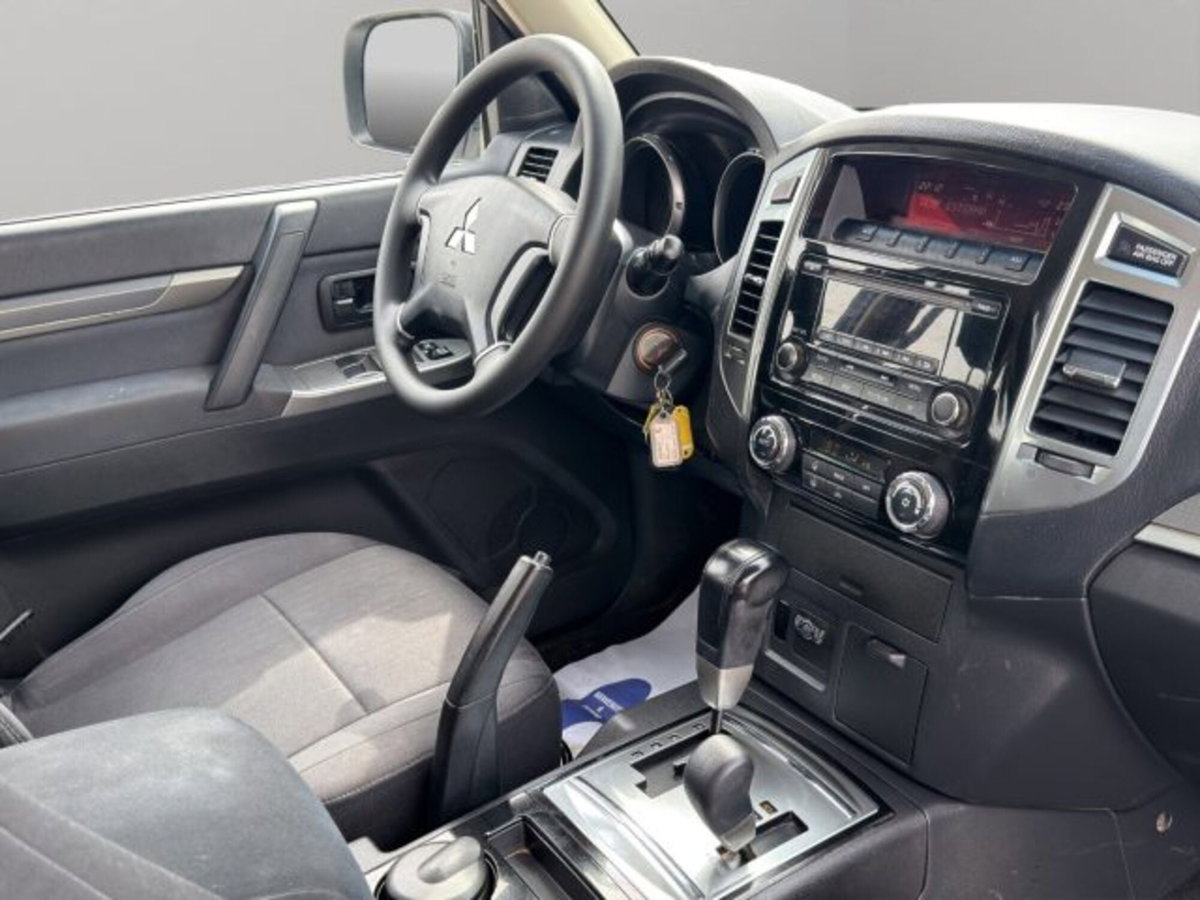 Mitsubishi Pajero 3.2 DI-D 16V aut. 5p. Tender DPF (10)