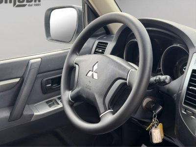Mitsubishi Pajero 3.2 DI-D 16V aut. 5p. Tender DPF (11)
