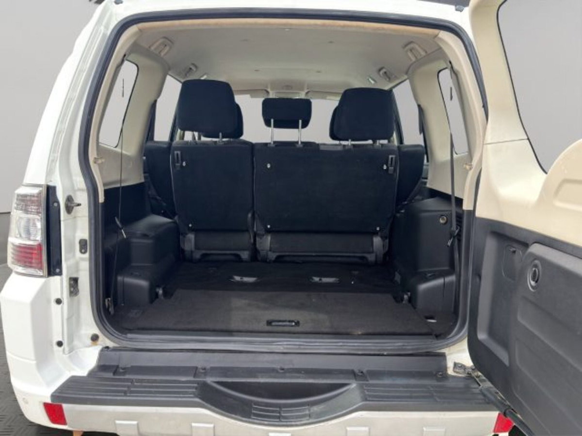 Mitsubishi Pajero 3.2 DI-D 16V aut. 5p. Tender DPF (15)