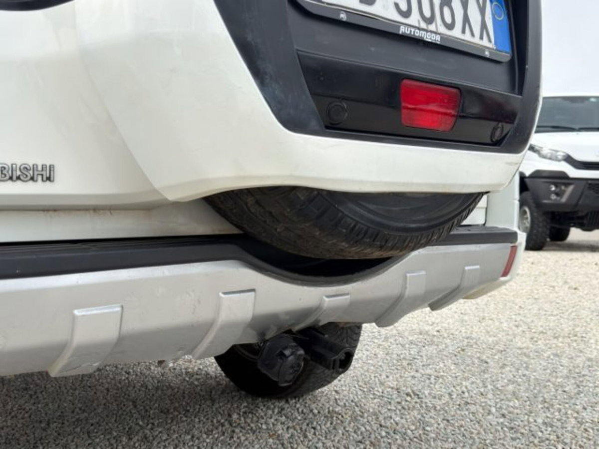 Mitsubishi Pajero 3.2 DI-D 16V aut. 5p. Tender DPF (16)