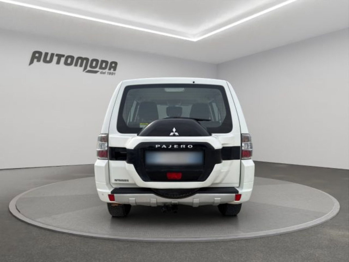 Mitsubishi Pajero 3.2 DI-D 16V aut. 5p. Tender DPF (5)