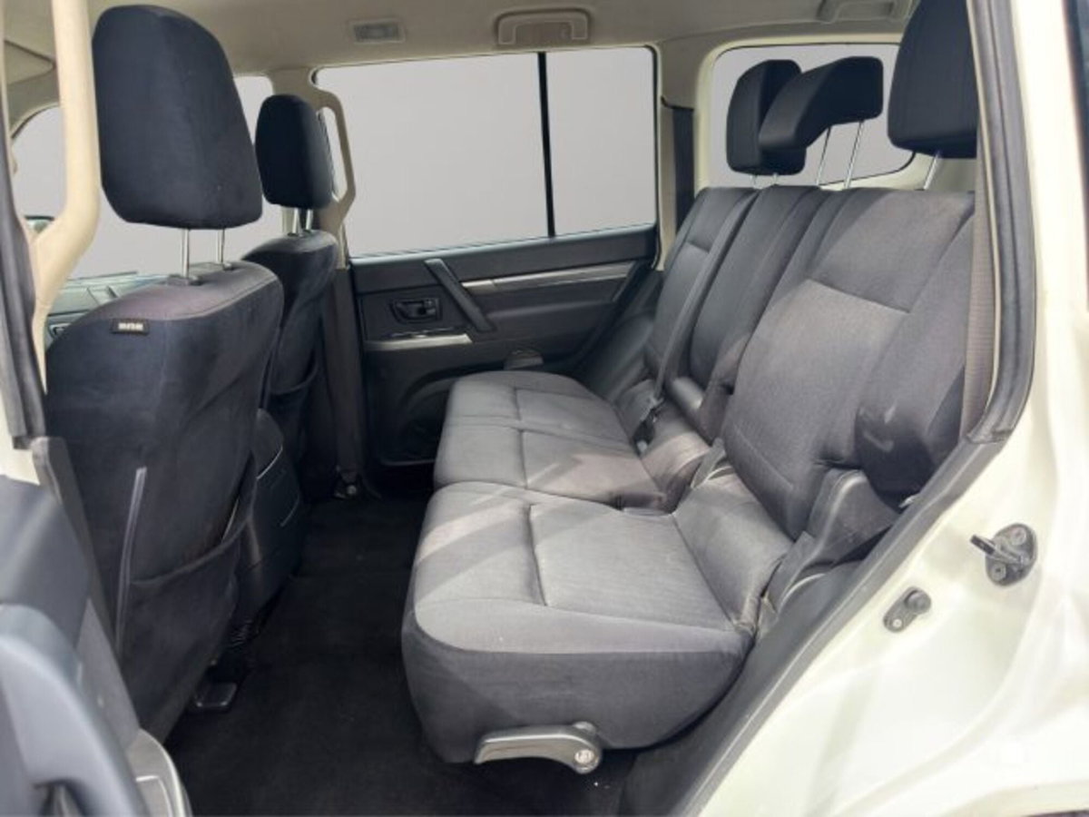Mitsubishi Pajero 3.2 DI-D 16V aut. 5p. Tender DPF (8)