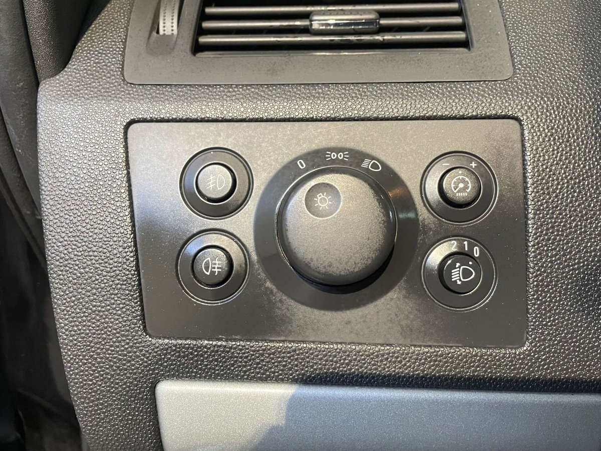 Opel Zafira 1.6 16V ecoM 94CV Cosmo (11)