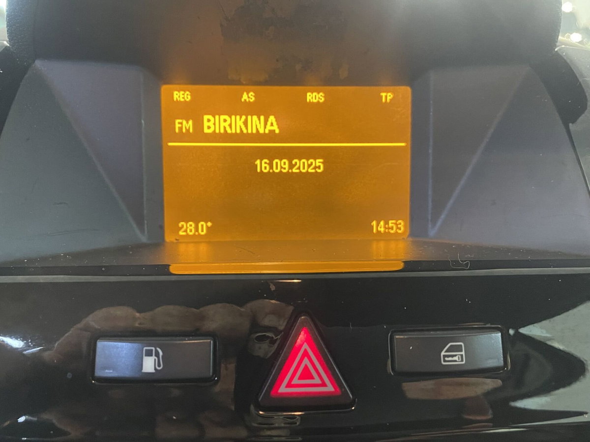 Opel Zafira 1.6 16V ecoM 94CV Cosmo (15)