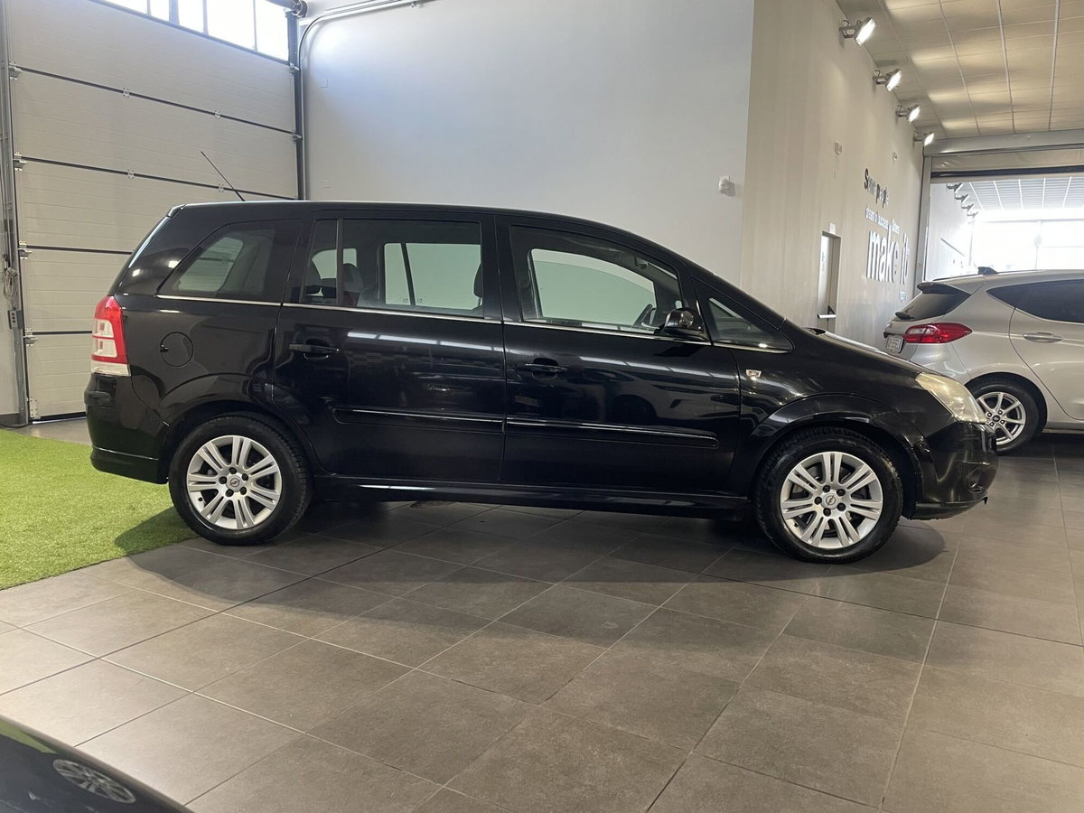 Opel Zafira 1.6 16V ecoM 94CV Cosmo (4)