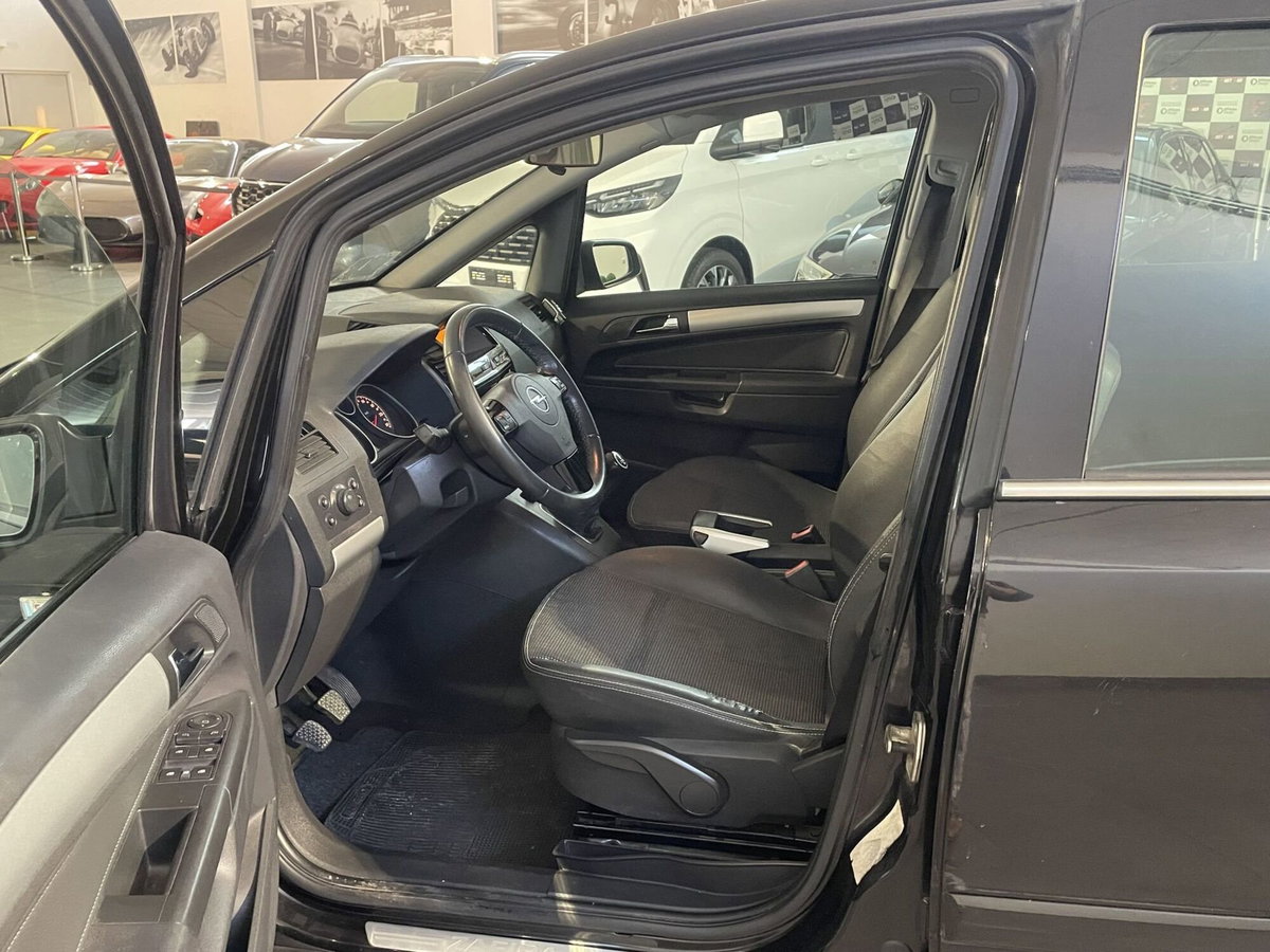 Opel Zafira 1.6 16V ecoM 94CV Cosmo (9)