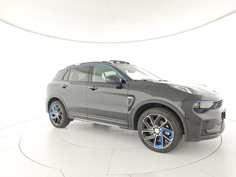 Lynk & Co 01 01 1.5 td phev