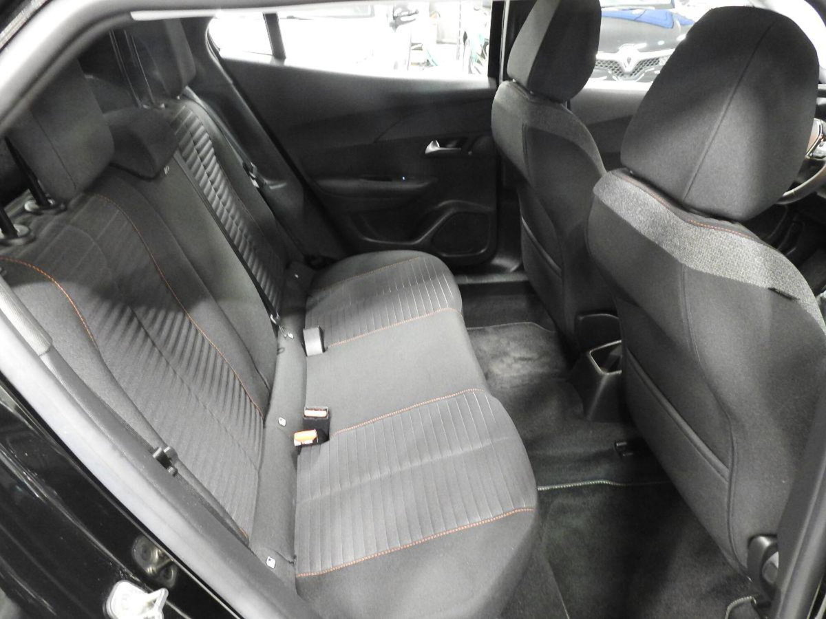 Peugeot 2008 PureTech 100 S&S Active Pack (11)