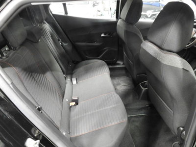 Peugeot 2008 PureTech 100 S&S Active Pack (11)