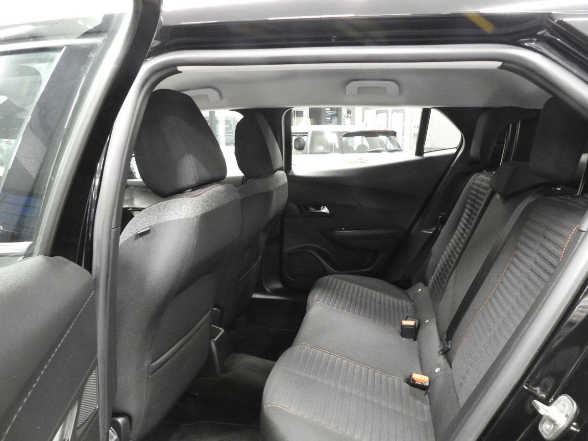 Peugeot 2008 PureTech 100 S&S Active Pack (15)