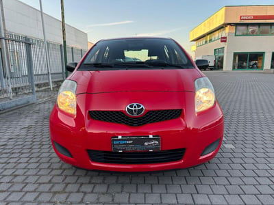 Toyota Yaris 1.0 5 porte Now usata