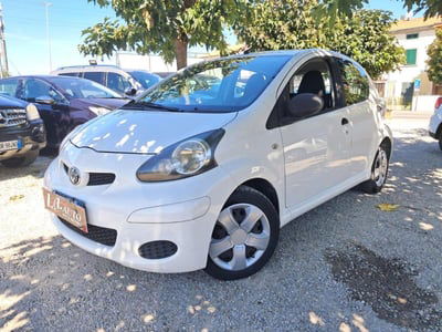 Toyota Aygo 1.0 12V VVT-i 5 porte Sol Connect Red Edition usata