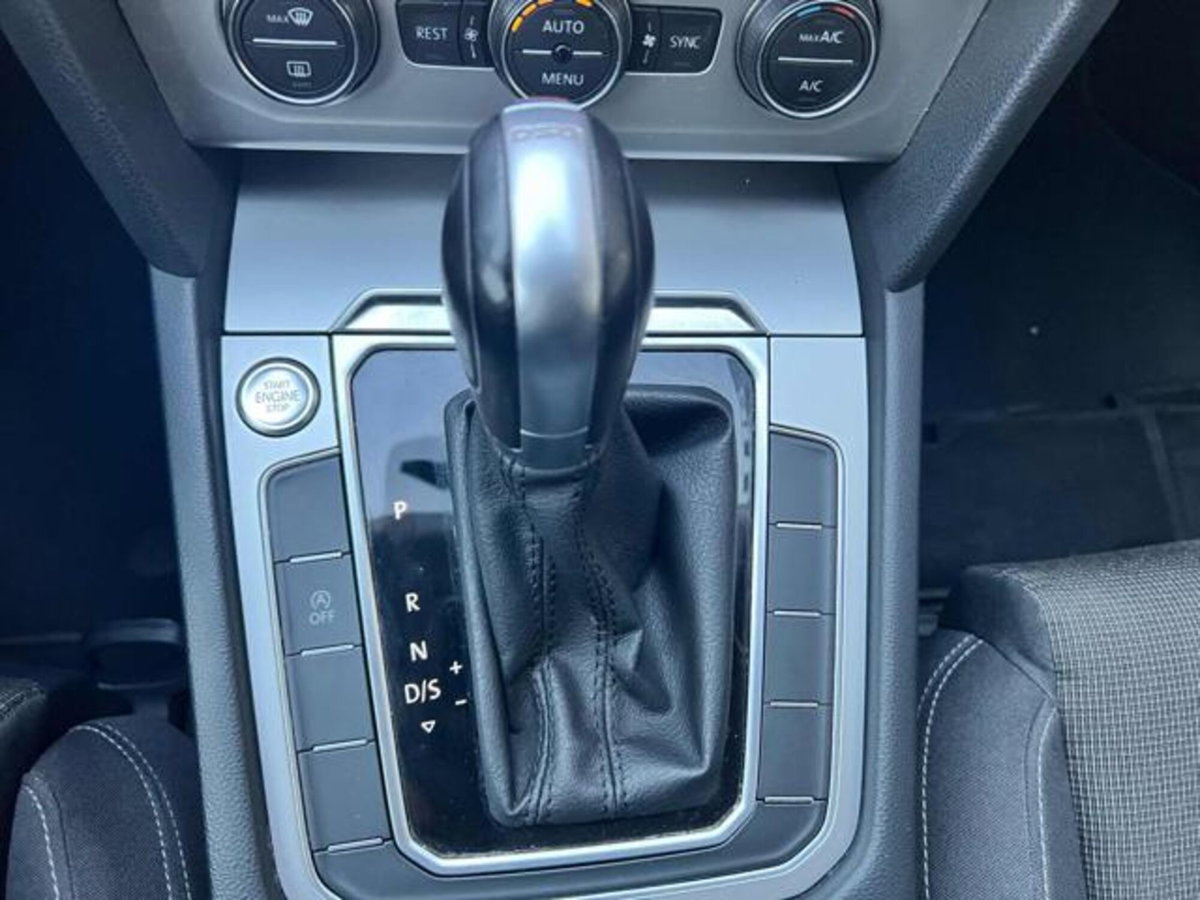 Volkswagen Passat Variant 2.0 TDI DSG Business BlueMotion Tech (10)