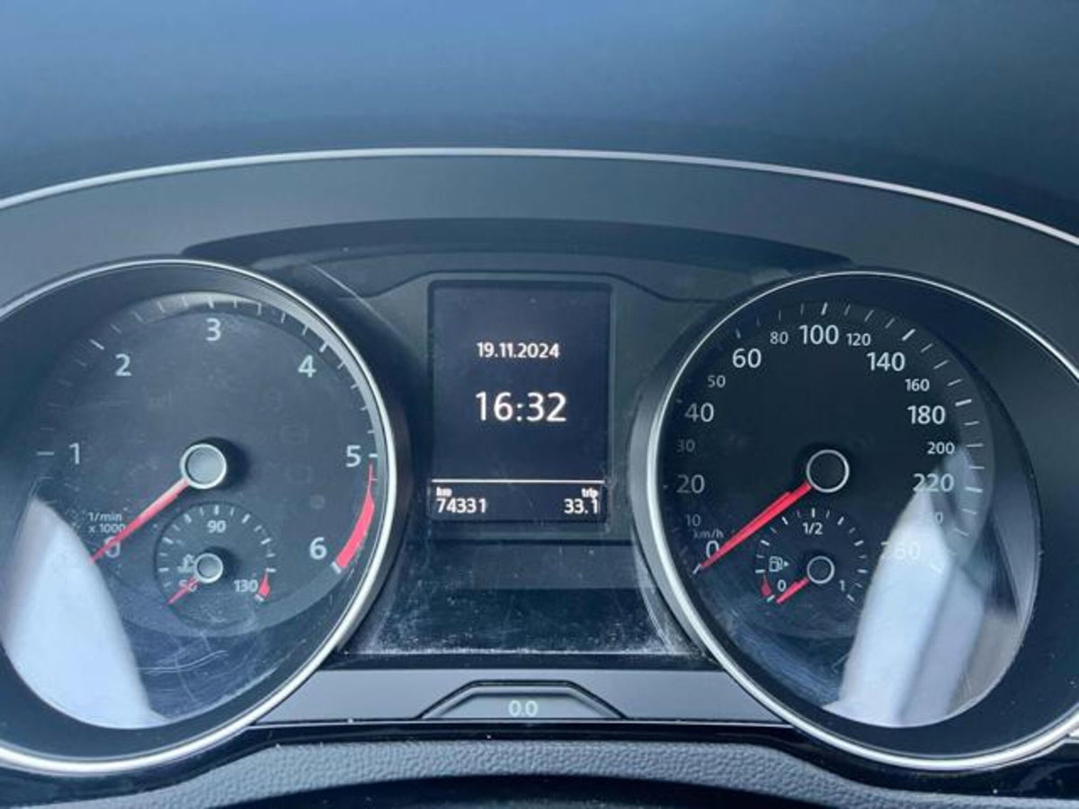 Volkswagen Passat Variant 2.0 TDI DSG Business BlueMotion Tech (11)