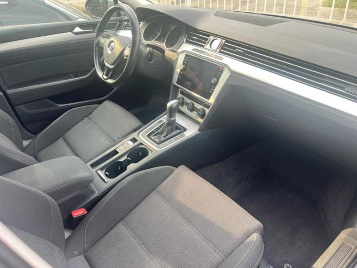Volkswagen Passat Variant 2.0 TDI DSG Business BlueMotion Tech (14)