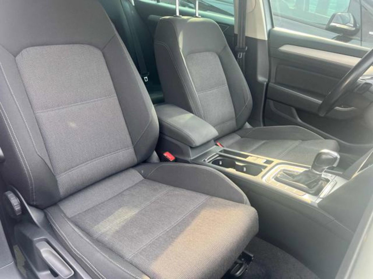 Volkswagen Passat Variant 2.0 TDI DSG Business BlueMotion Tech (18)
