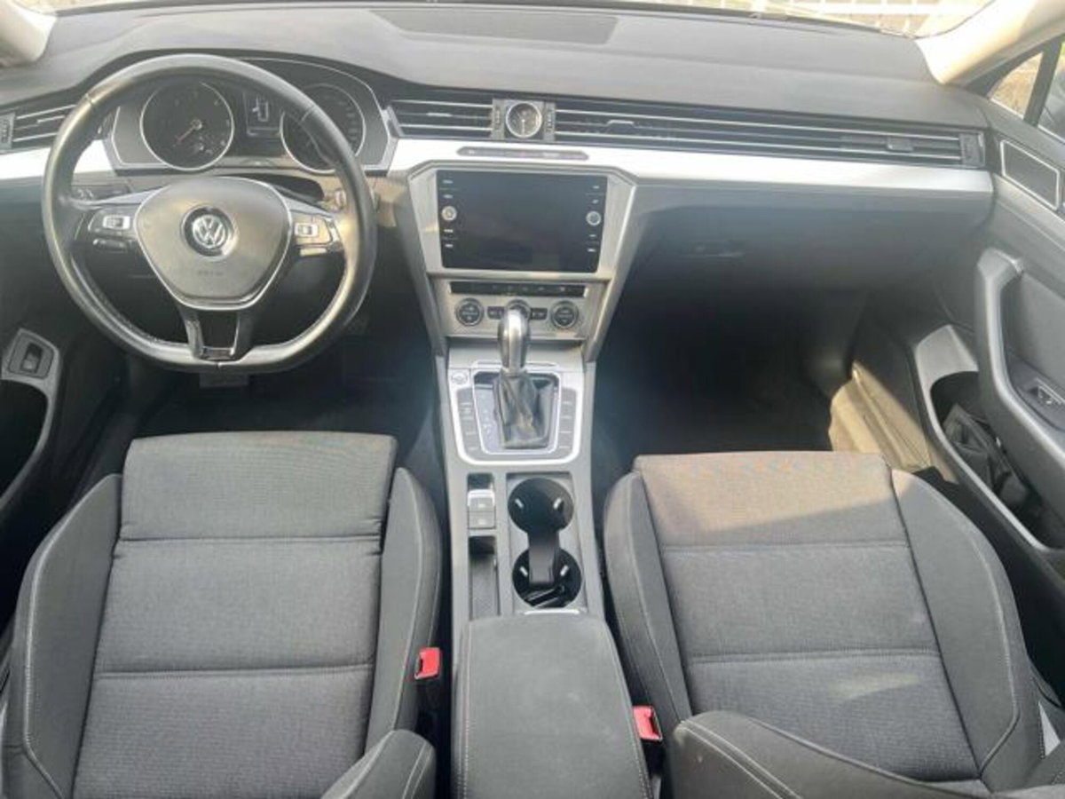 Volkswagen Passat Variant 2.0 TDI DSG Business BlueMotion Tech (20)