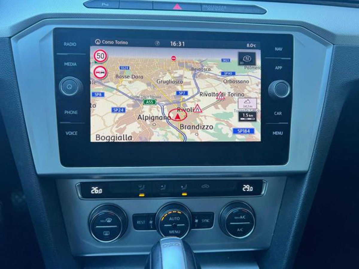 Volkswagen Passat Variant 2.0 TDI DSG Business BlueMotion Tech (9)