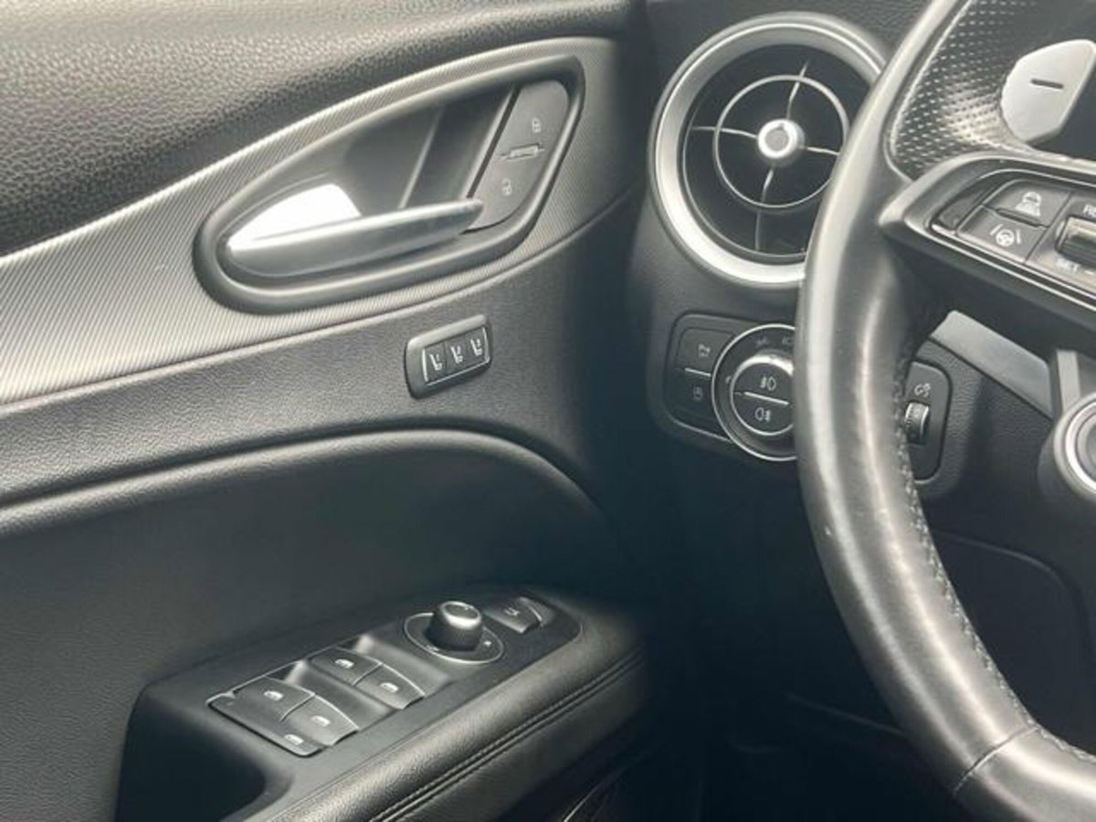 Alfa Romeo Stelvio Stelvio 2.2 Turbodiesel 210 CV AT8 Q4 Veloce (12)