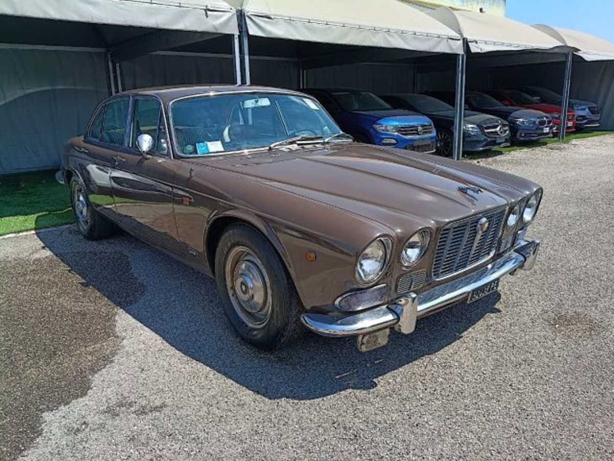 Jaguar XJ6 4.2 (2)