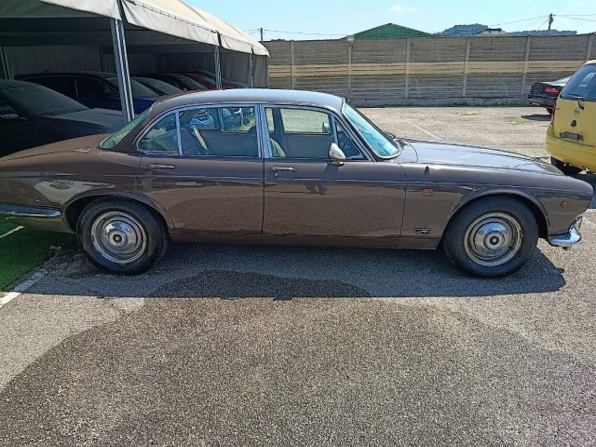 Jaguar XJ6 4.2 (3)