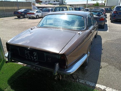 Jaguar XJ6 4.2 (8)